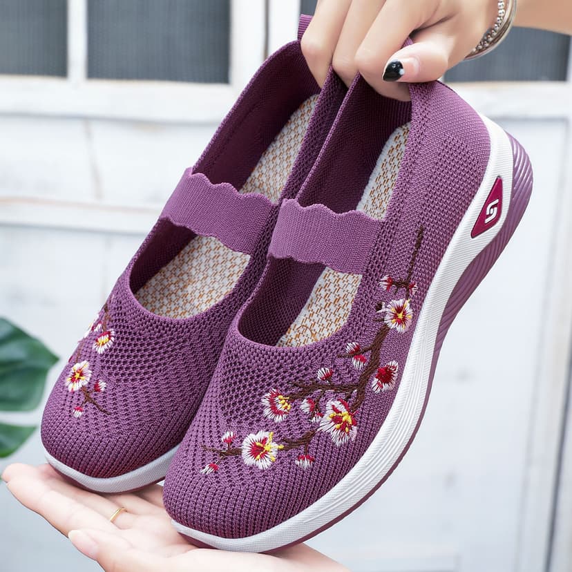 Mom's Shoes, New Spring Embroidered Shallow Slip-On Shoes for Women, Breathable Casual Shoes, Slip-On Lazy Shoes for Wholesale