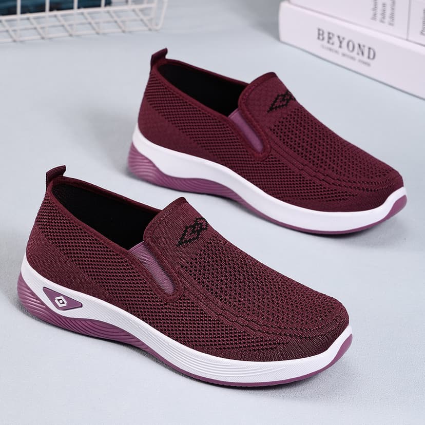 Women's Spring Shoes, Versatile and Comfortable, Old Beijing Cloth Shoes, Cross-Border Lightweight and Comfortable Casual Shoes for Middle-Aged and Elderly Mothers